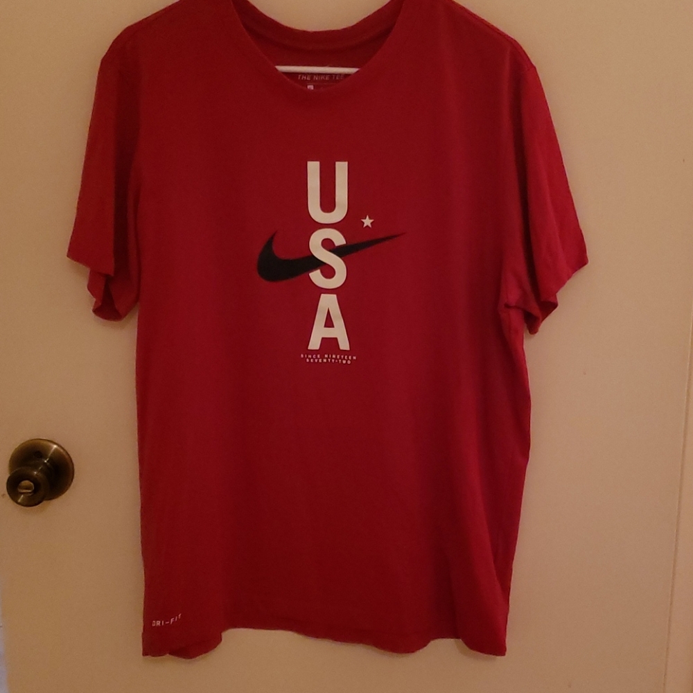*BOGO FREE*  Nike USA Shirt